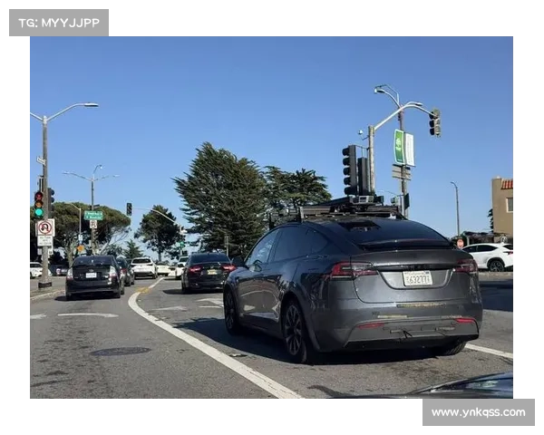 像开飞机一样驾驶地球最快SUV,特斯拉 Model X 试驾 像开飞机一样驾驶地球最快SUV,特斯拉 Model X 试驾